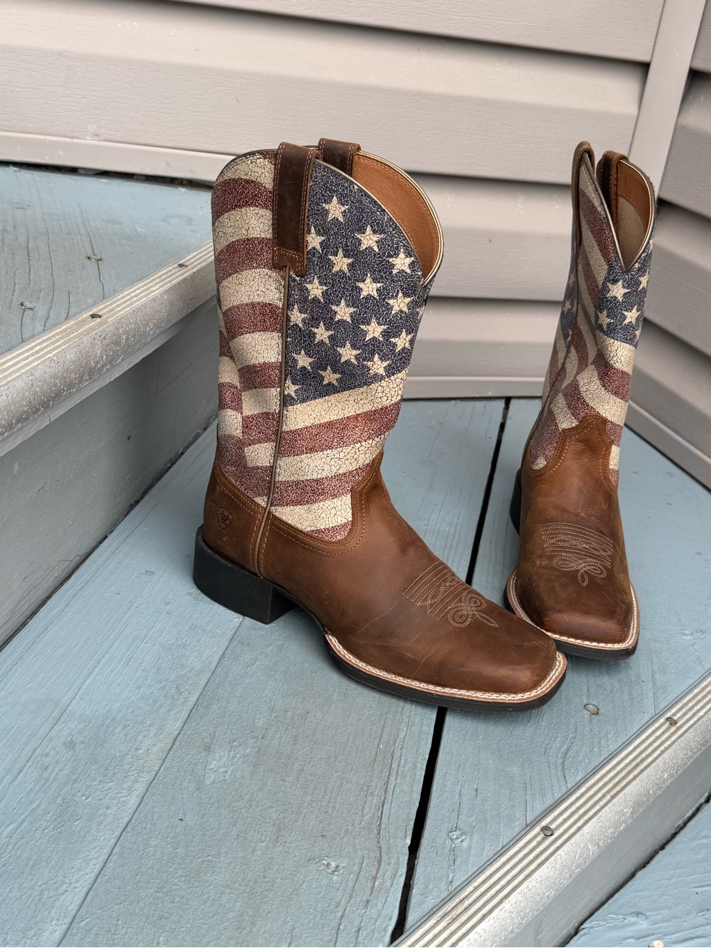 Ariat Brown Leather Heeled Western Boots With American Flag Shaft